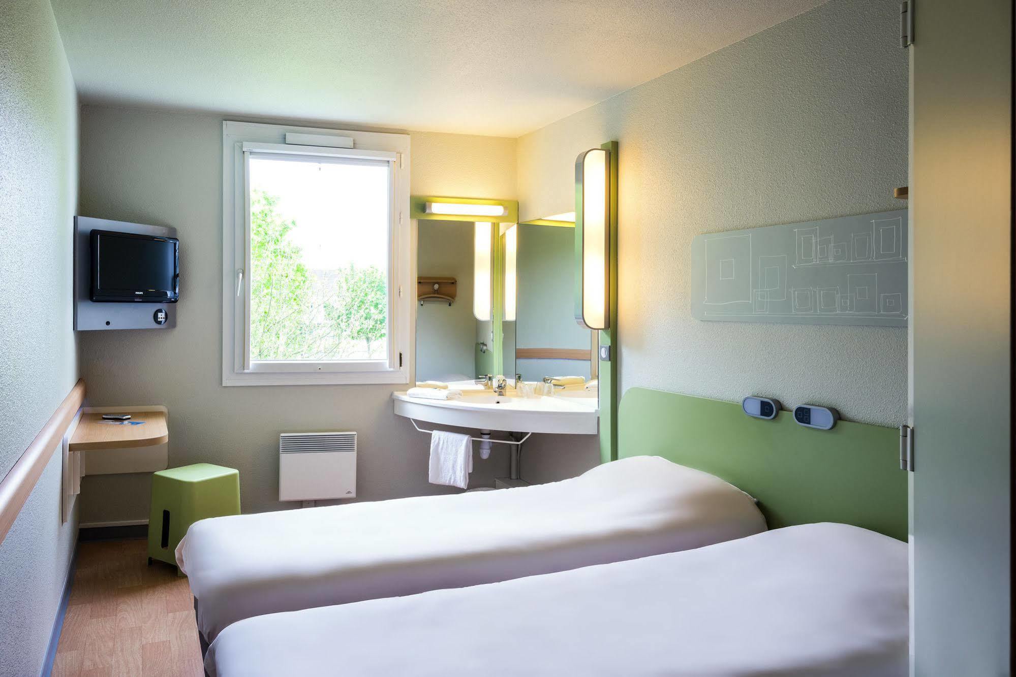 Ibis Budget Versailles Куаньєр Екстер'єр фото