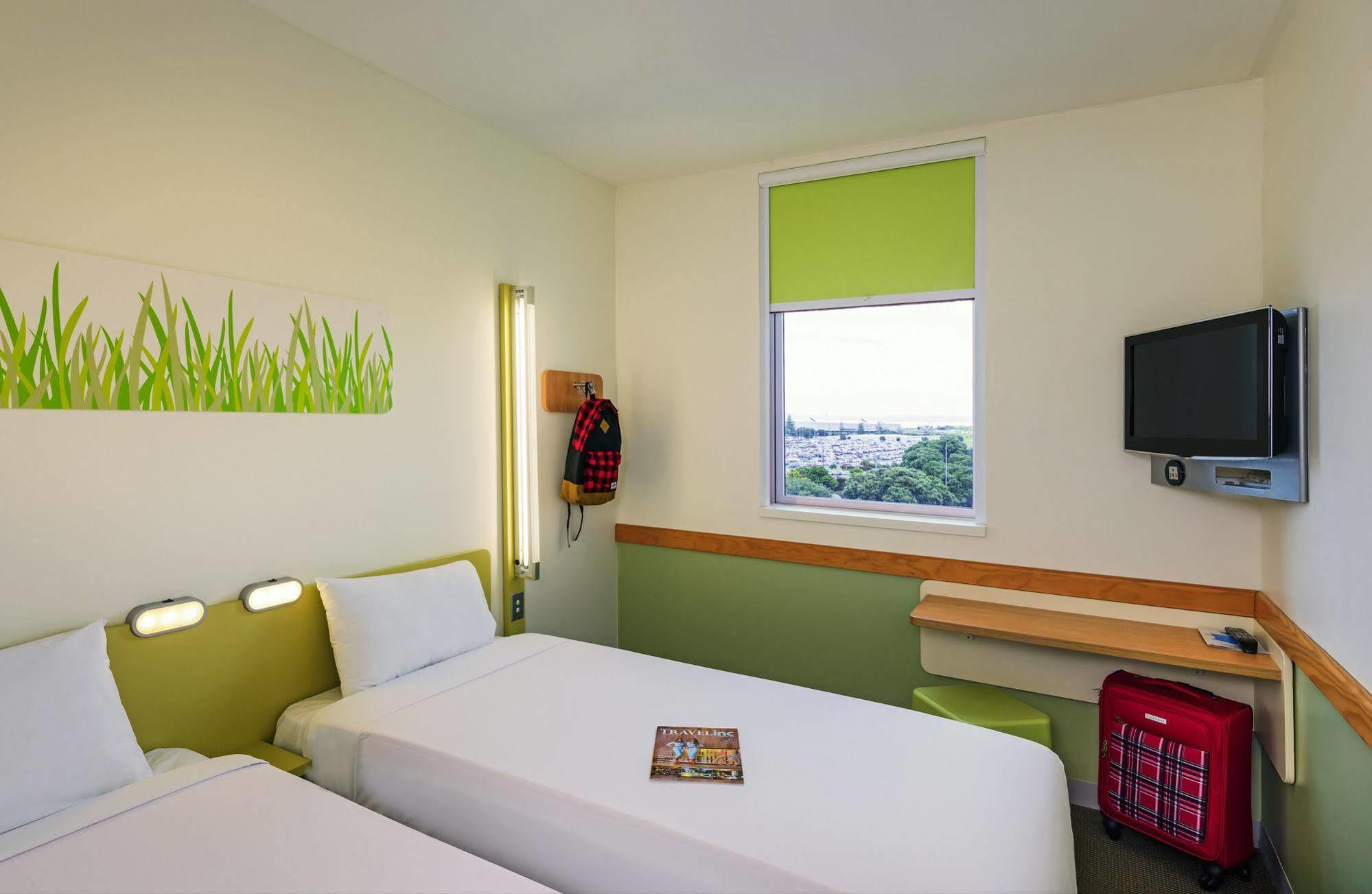 Ibis Budget Versailles Куаньєр Екстер'єр фото