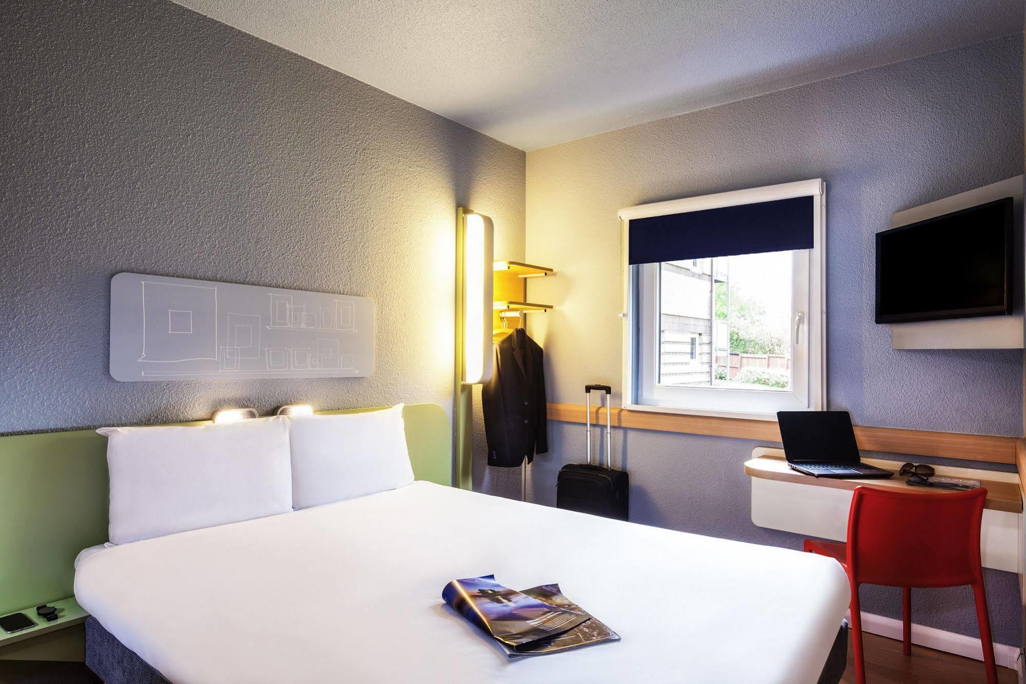 Ibis Budget Versailles Куаньєр Екстер'єр фото
