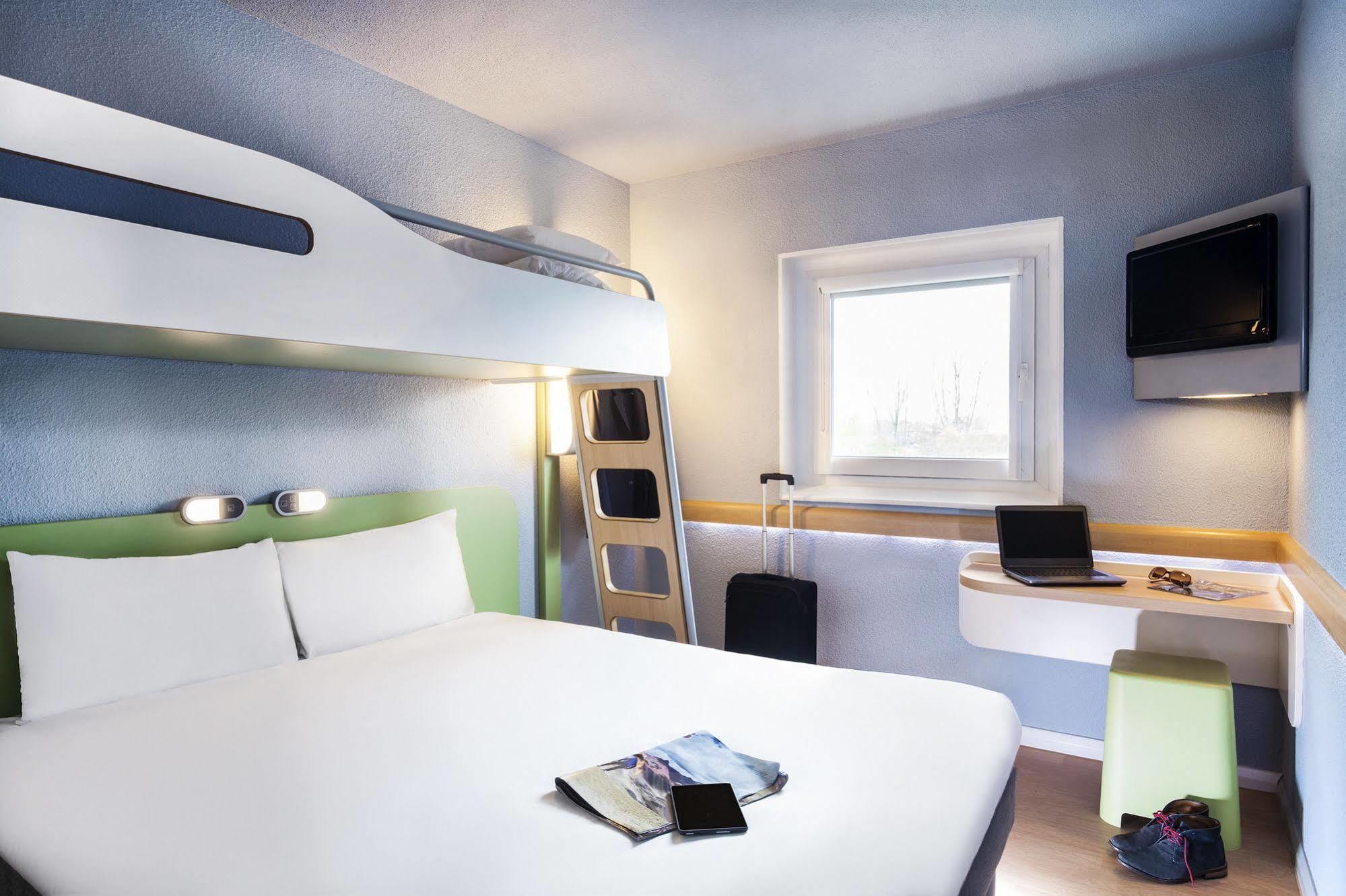 Ibis Budget Versailles Куаньєр Екстер'єр фото