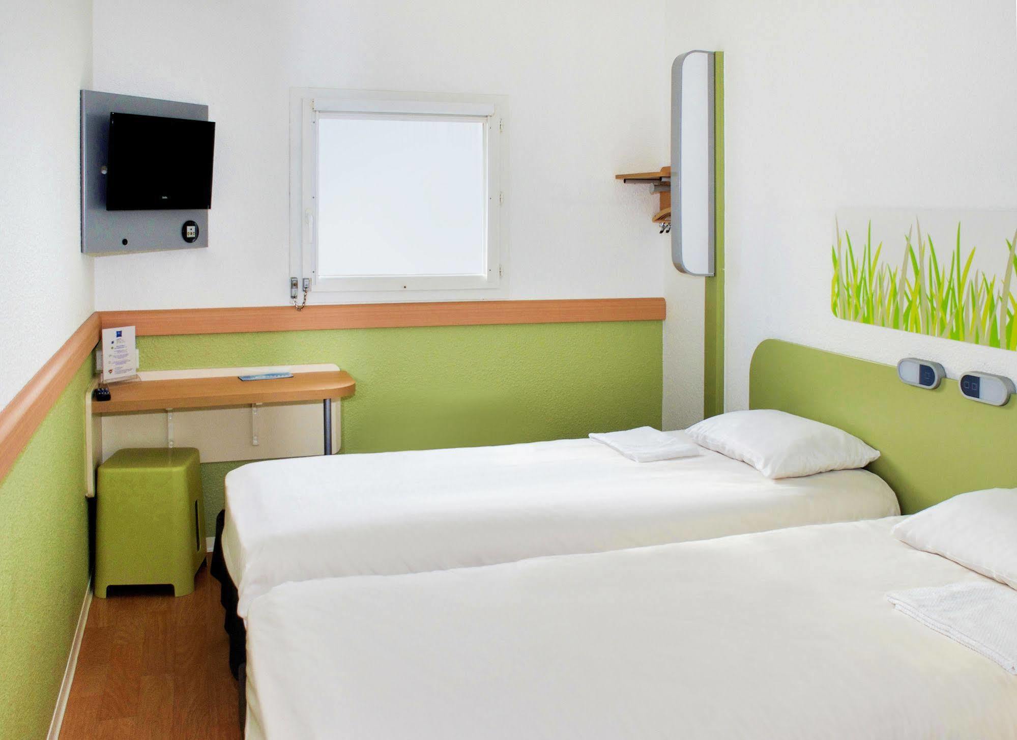 Ibis Budget Versailles Куаньєр Екстер'єр фото
